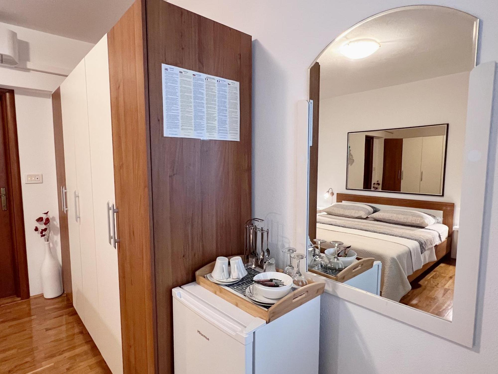 Room Tai - Spacious And Comfy With Private Terrace Hvar Town Zewnętrze zdjęcie