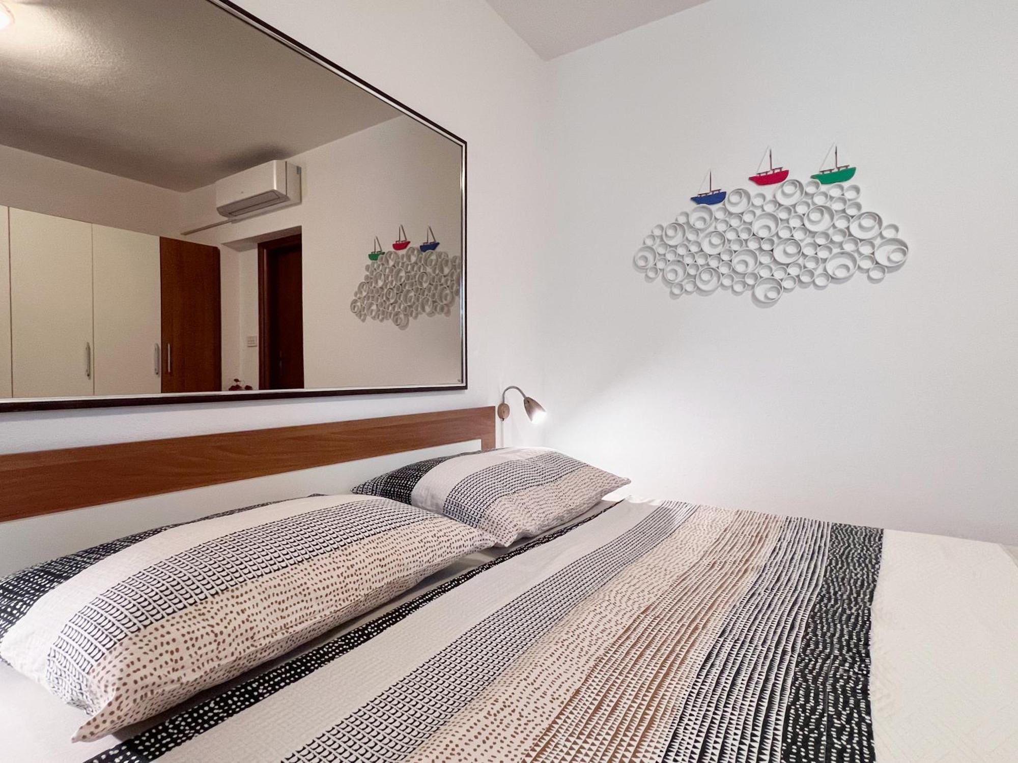 Room Tai - Spacious And Comfy With Private Terrace Hvar Town Zewnętrze zdjęcie