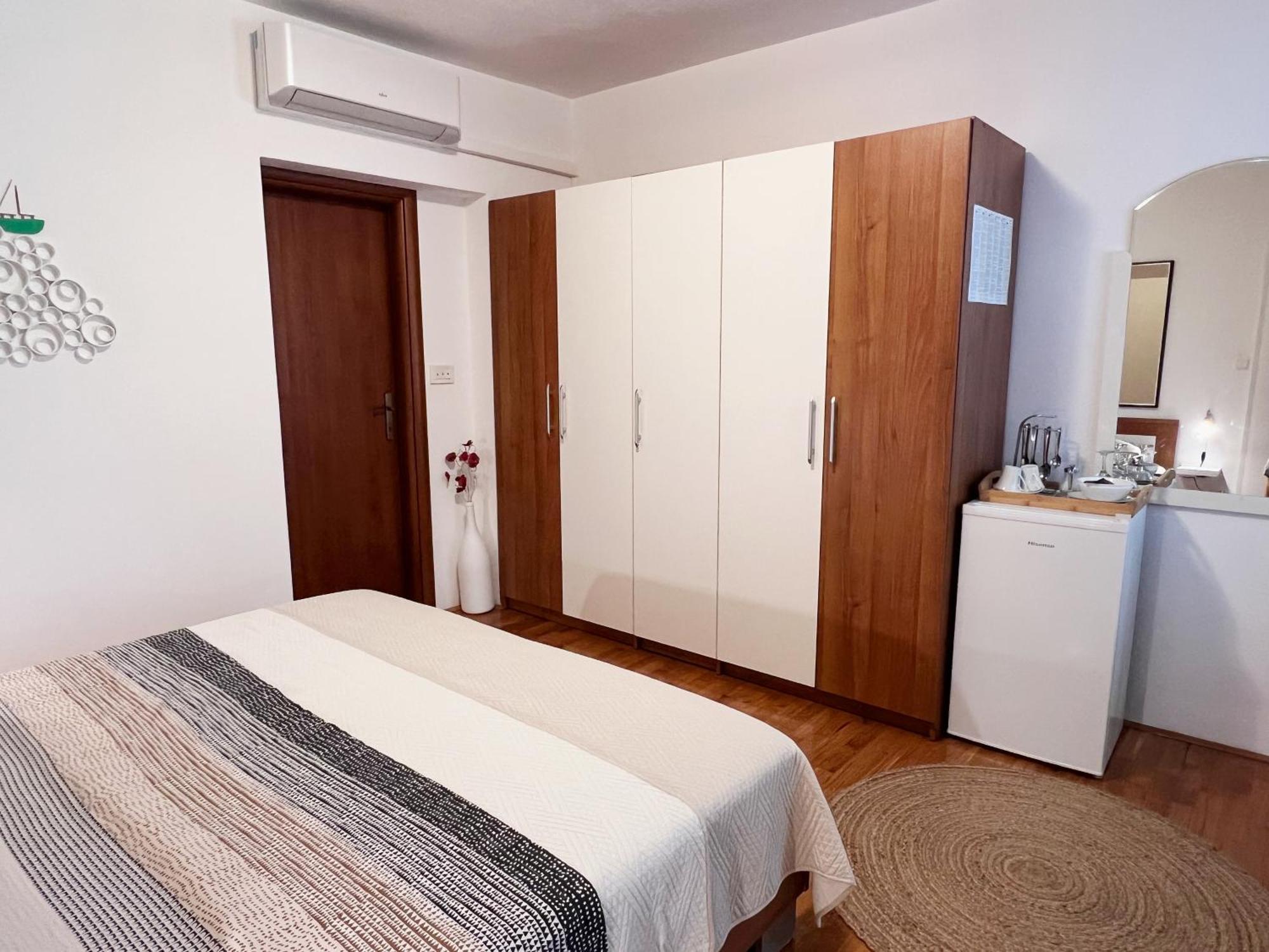 Room Tai - Spacious And Comfy With Private Terrace Hvar Town Zewnętrze zdjęcie
